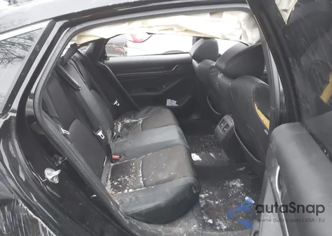 2018 Honda Accord Sport 2.0T z USA, uszkodzony, nr VIN 1HGCV2F32JA051721